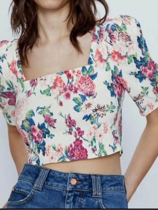 Zara Tops - Zara White Floral Square-Neck Crop Top